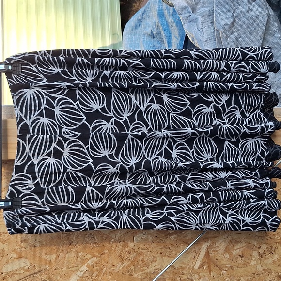 5 For $25 Karen Kane Skirt 2x - Picture 1 of 5